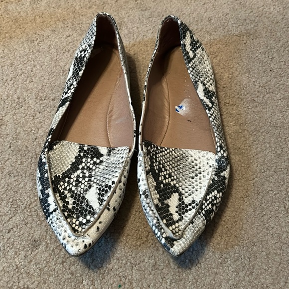 Madden Girl Shoes - Snakeskin Flats 🩷